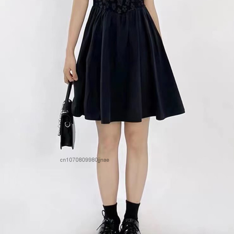 فستان قصير أسود للصيف أساسي أنيق كوري ملابس عصرية جديدة للنساء تنورة غير رسمية ملابس خروج للفتيات بطباعة الزهور