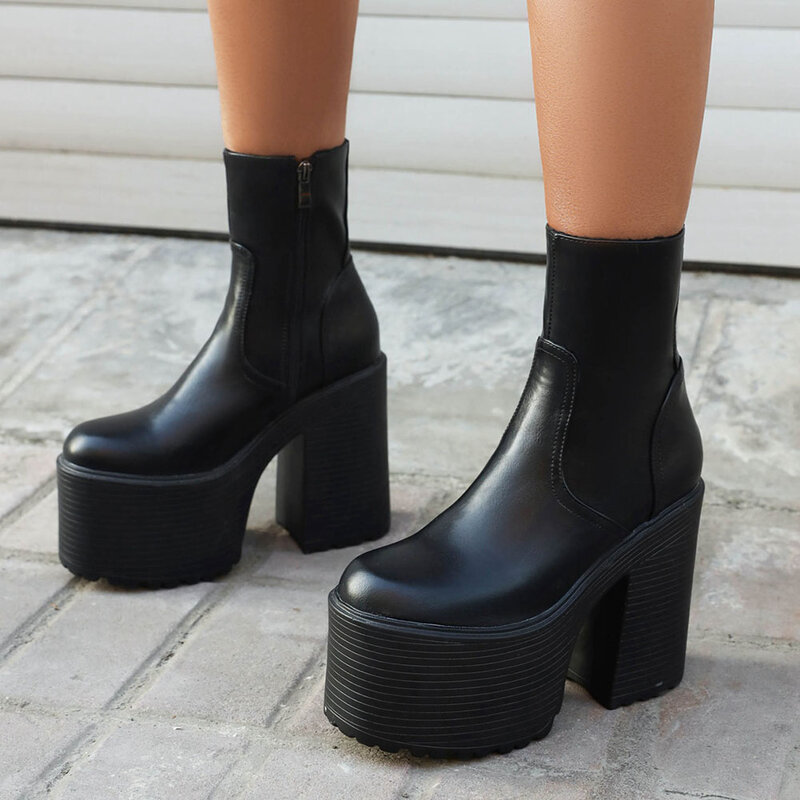منصة النساء حذاء من الجلد 2022 الشتاء ماركة تصميم نوعية كبيرة القوطية نمط مريح كول شارع أحذية نسائية برقبة كبيرة الحجم 43