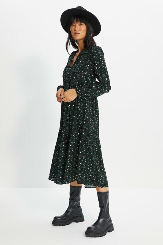 فستان ترنديول منقوش بأشكال متدلية TWOAW22EL0763