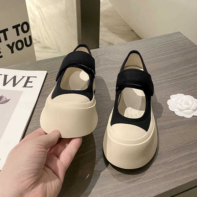 أحذية جديدة لعام 2022 على الطراز الفرنسي للسيدات من نوع أحذية رياضية غير رسمية مزودة بحلقة ربط أحذية سوداء يومية للفتيات من ماركة ماري جينس