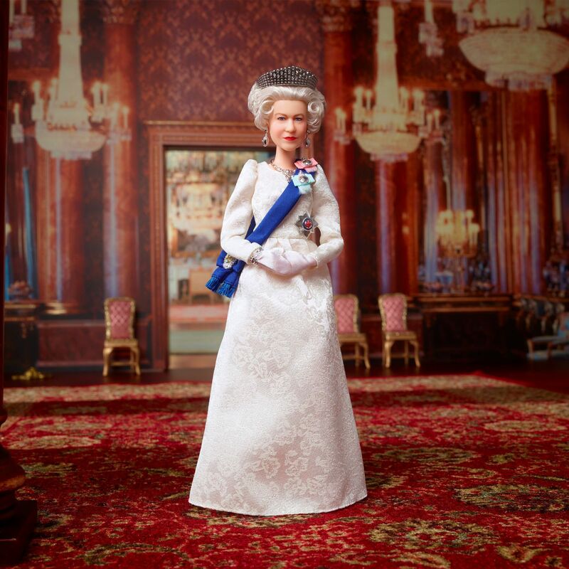 2022 11.5 بوصة جديدة التوقيع الملكة إليزابيث الثانية لعبة اليوبيل البلاتين الملكي لهواة جمع Hcb96 هالوين