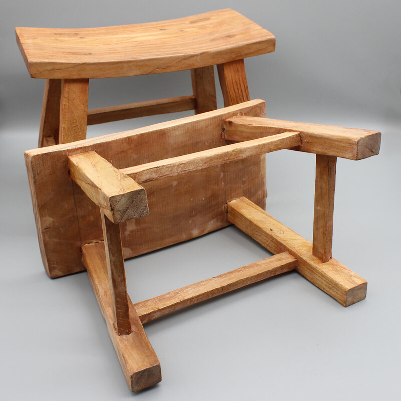 نقر و tenon صوتها كرسي خشبي ، مصنوعة حديثا ، الصلبة الدردار الخشب ، كرسي صغير ، أطفال البراز ، مقاعد منحنية