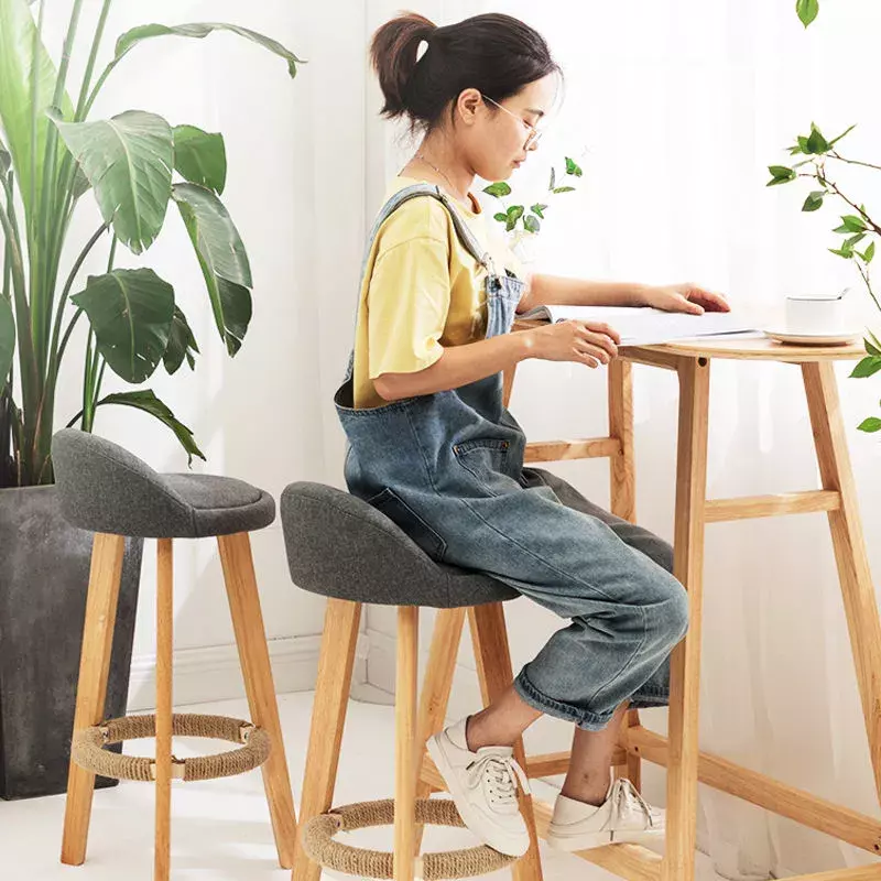 خشب متين كرسي طويل الساق الحديثة بسيطة كرسي طويل الساق الشمال الإبداعية بار البراز الرجعية الشاي متجر مقعد مرتفع المنزل