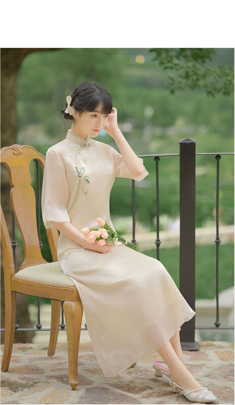 الصينية التقليدية البيج شيونغسام فراشة التطريز المرأة الزفاف مساء فستان الإناث فساتين طويلة شيونغسام