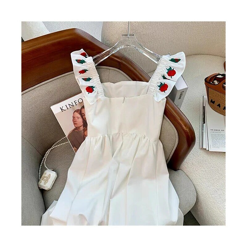 فستان نسائي أبيض موضة 2022 فستان صيفي عتيق بدون أكمام بتصميم كاواي فستان مثير مطبوع عليه زهور وياقة مربعة فستان حفلات