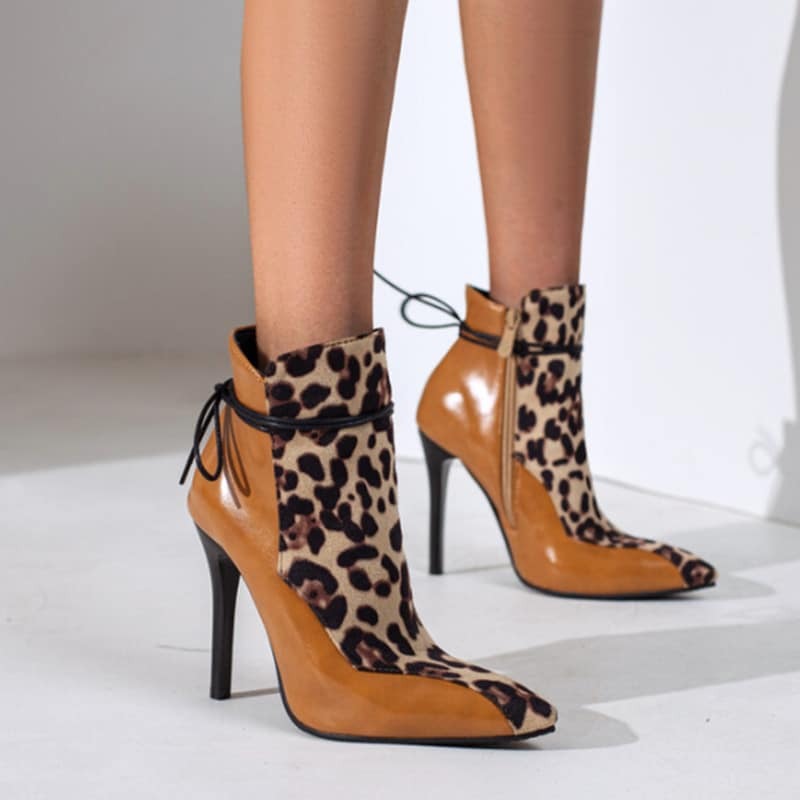 2022 الخريف والشتاء المرأة حذاء من الجلد اللون حجب الأفعى نمط جديد عالية الكعب الأحذية موضة الأحذية النسائية أحذية الحفلات