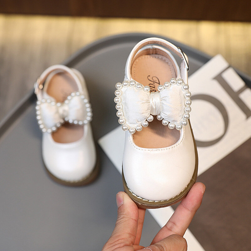 طفل رضيع اصبع القدم المستديرة أحذية من الجلد صيف 2022 جديد فتاة صغيرة بيضاء الأميرة أحذية الرضع فتاة لينة وحيد حذا فردي للسيدات