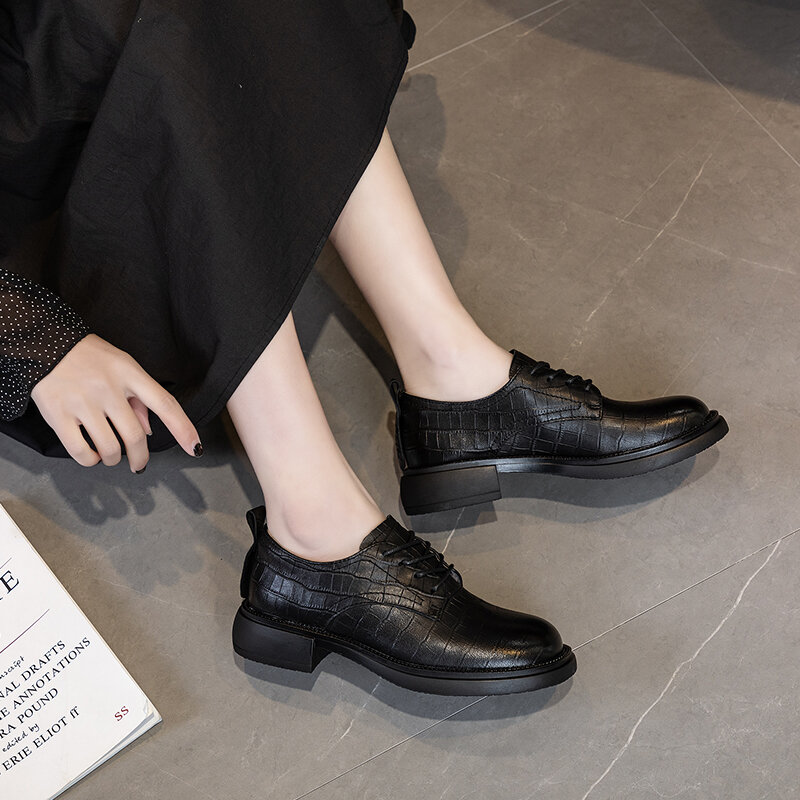 AIYUQI المتسكعون النساء أحذية 2022 جديد النمط البريطاني الدانتيل يصل الفتيات أحذية كلية نمط العصرية النساء الأحذية