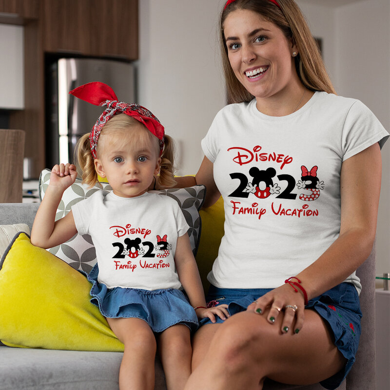 تيشيرتات نسائية لعطلة الأسرة من Disney 2023 ملابس الفتيات اللطيفة بتصميم ميكي ميني هاراجوكو ملابس عصرية صيفية جمالية