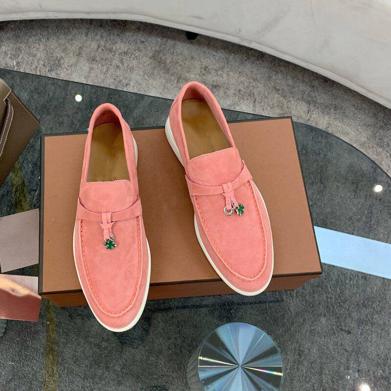 حذاء بدون كعب من الجلد للنساء من LORO موديل 2023 حذاء رجالي بدون كعب تصميم علامة تجارية لموضة الصيف حذاء غير رسمي فاخر جديد قابل للتكرار