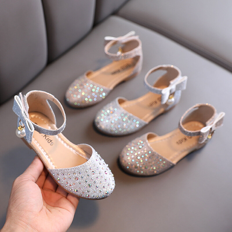 صنادل الأميرة للبنات أحذية أطفال 2023 أحذية أطفال جديدة أصلية لحفلات الزفاف صنادل مسطحة صيفية رائعة قابلة للتنفس موضة 2023