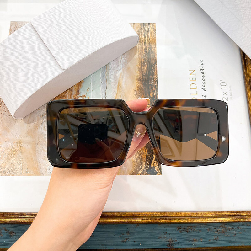 جديد عصري إيطاليا الفاخرة العلامة التجارية المرأة النظارات الشمسية الكلاسيكية مربع إطار نظارات مصمم موضة أنيقة الإناث النظارات