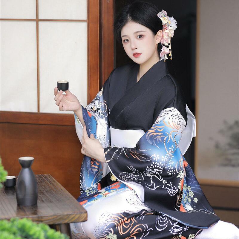 اليابانية التقليدية زي أنيق أسود المرأة فستان تحسين صور التصوير يوكاتا تأثيري موجة طباعة كيمونو الملابس