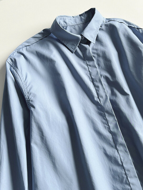 بلوزة نسائية مطرزة باللون الأزرق بتصميم ظلية موضة ربيع 2022 قميص نسائي جديد بياقة مقلوبة أزرار مغطاة فضفاضة بسيطة