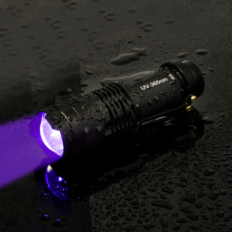 LED Flashlight Purple Light Torch Ultra Violet Light UV 365 & 395 Fluorescent Agent Detection Mini UV Light with Zoom Function