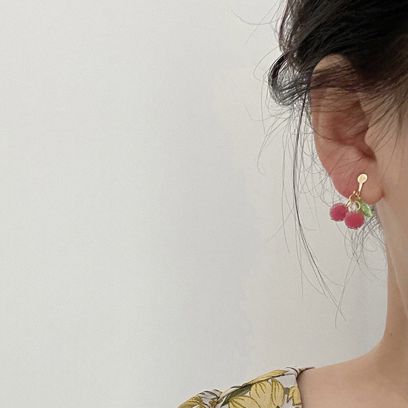 Korean Earrings Retro Niche High-end Exquisite Sugar Beads Bayberry Fruit Earrings Korean Style Fresh Leaf Ear Clip Earrings