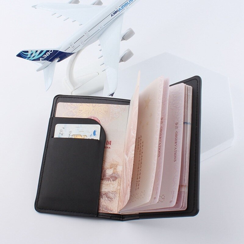 جواز سفر يغطي أبيض وأسود جلد زوجين تاج حقيبة مستندات حامل جواز سفر بولي PU جواز سفر كتاب في الأوراق المالية