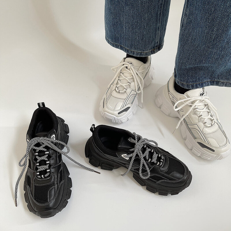منصة مكتنزة أحذية رياضية النساء فلكنيز جديد الإناث أسود أبيض منصة سميكة وحيد تشغيل أحذية السيدات غير رسمية Tenis Femi